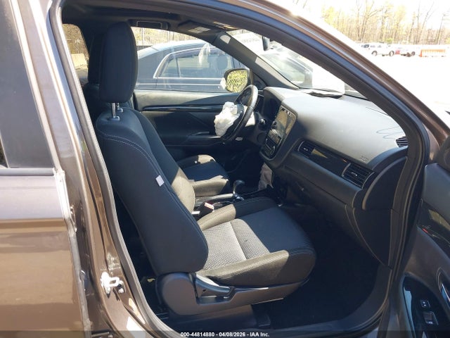 Продаж на аукціоні авто 2018 Mitsubishi Outlander Le, vin: JA4AD3A34JZ018267, номер лоту: 44814880