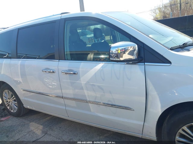 Продаж на аукціоні авто 2015 Chrysler Town & Country Limited Platinum, vin: 2C4RC1GG4FR590564, номер лоту: 44814909