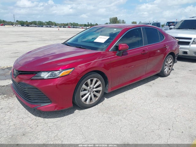 Продажа на аукционе авто 2020 Toyota Camry Le, vin: 4T1C11AK3LU376314, номер лота: 44814945