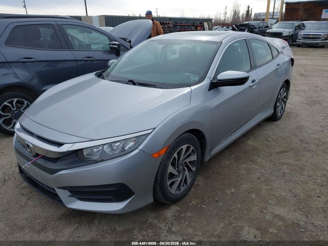 Honda CIVIC EX 2018 2HGFC2F75JH592074 Image 2