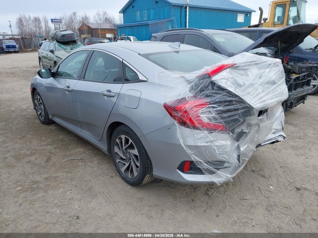 Honda CIVIC EX 2018 2HGFC2F75JH592074 Image 3