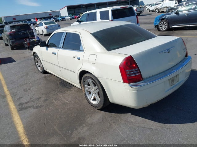 2005 CHRYSLER 300C 2C3JA63H55H568497 Photo 2