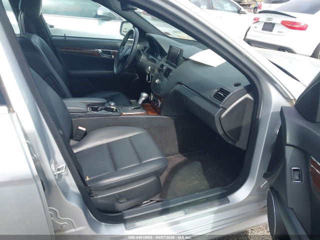 2009 Mercedes-benz C 300 Luxury 4matic/sport 4matic მანქანა იყიდება აუქციონზე, vin: WDDGF81X39R077256, აუქციონის ნომერი: 44815088