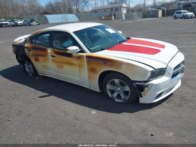 2014 Dodge Charger Se მანქანა იყიდება აუქციონზე, vin: 2C3CDXBG5EH108075, აუქციონის ნომერი: 44815132