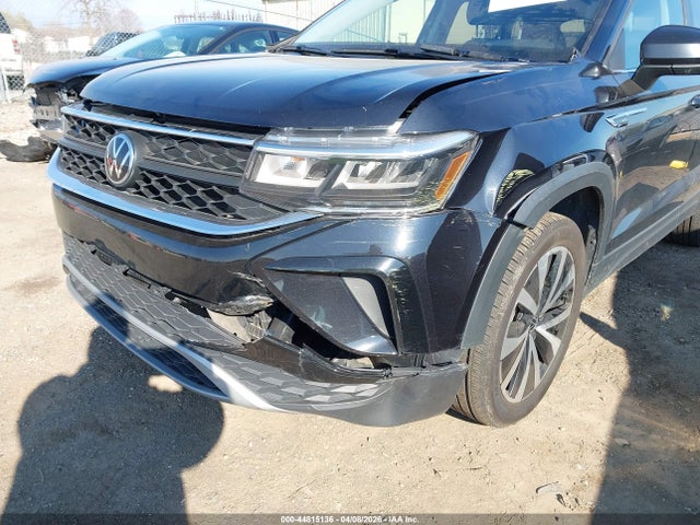 2022 Volkswagen Taos 1.5t Se მანქანა იყიდება აუქციონზე, vin: 3VVYX7B24NM090524, აუქციონის ნომერი: 44815136