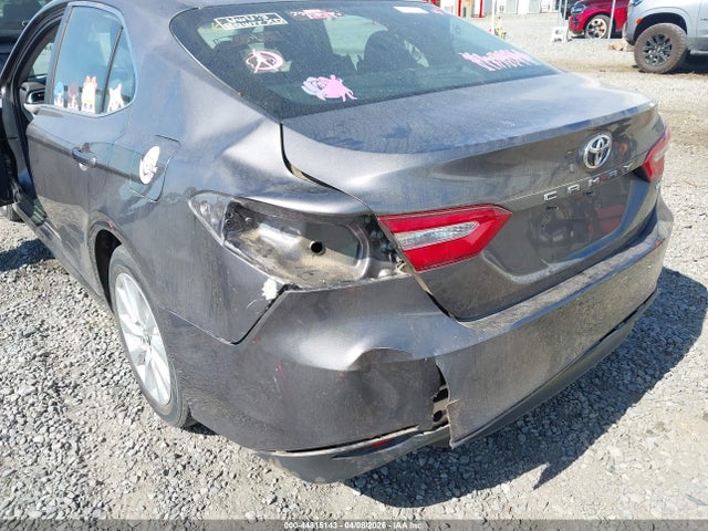 44815143 :رقم المزاد ، 4T1B11HK5JU669145 vin ، 2018 Toyota Camry Le مزاد بيع