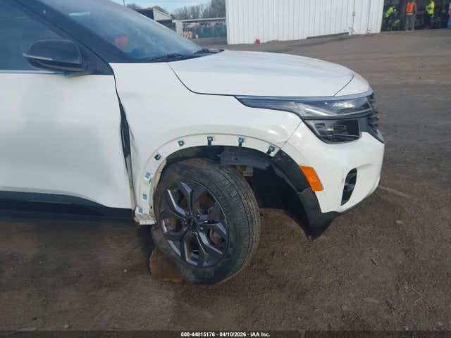 Продажа на аукционе авто 2024 Kia Seltos S, vin: KNDEUCAA7R7637474, номер лота: 44815176