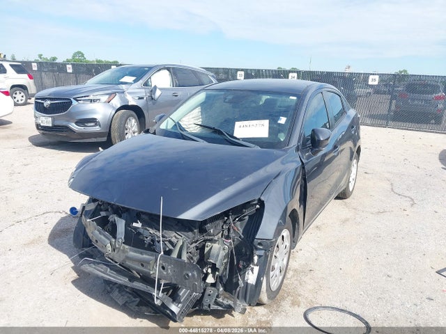 2019 Toyota Yaris L მანქანა იყიდება აუქციონზე, vin: 3MYDLBYV2KY524023, აუქციონის ნომერი: 44815278