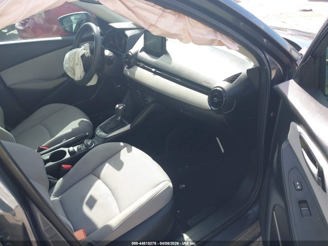 2019 Toyota Yaris L მანქანა იყიდება აუქციონზე, vin: 3MYDLBYV2KY524023, აუქციონის ნომერი: 44815278
