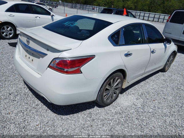 2015 Nissan Altima 2.5/2.5 S/2.5 Sl/2.5 Sv მანქანა იყიდება აუქციონზე, vin: 1N4AL3AP1FN379889, აუქციონის ნომერი: 44815292