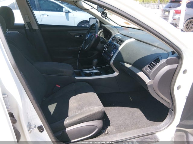 2015 Nissan Altima 2.5/2.5 S/2.5 Sl/2.5 Sv მანქანა იყიდება აუქციონზე, vin: 1N4AL3AP1FN379889, აუქციონის ნომერი: 44815292
