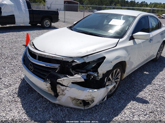 2015 Nissan Altima 2.5/2.5 S/2.5 Sl/2.5 Sv მანქანა იყიდება აუქციონზე, vin: 1N4AL3AP1FN379889, აუქციონის ნომერი: 44815292
