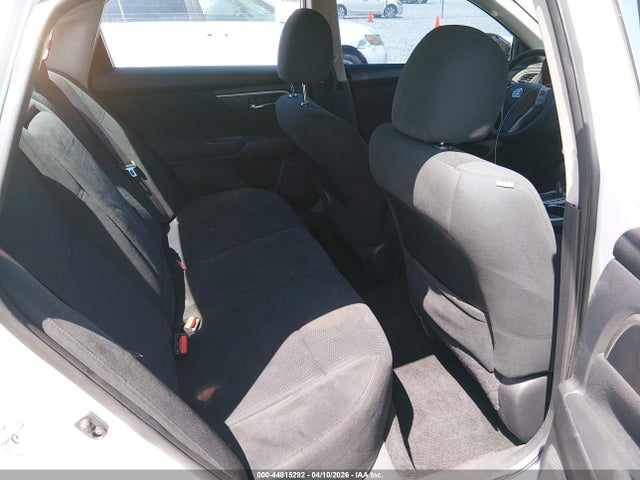 2015 Nissan Altima 2.5/2.5 S/2.5 Sl/2.5 Sv მანქანა იყიდება აუქციონზე, vin: 1N4AL3AP1FN379889, აუქციონის ნომერი: 44815292