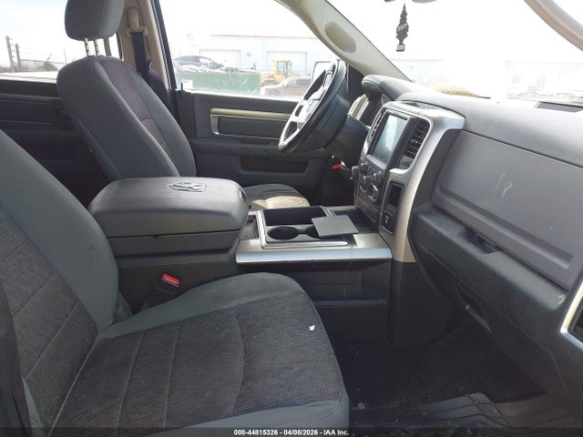 44815326 :رقم المزاد ، 1C6RR7LT5FS536992 vin ، 2015 Ram 1500 Slt مزاد بيع