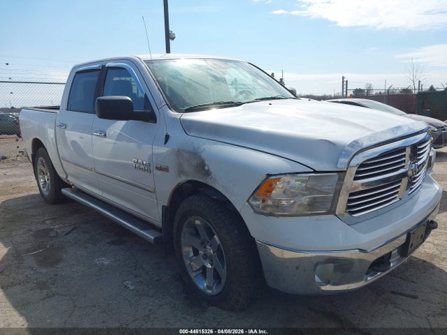 44815326 :رقم المزاد ، 1C6RR7LT5FS536992 vin ، 2015 Ram 1500 Slt مزاد بيع