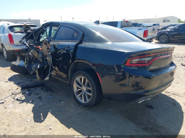 44815357 :رقم المزاد ، 2C3CDXHG2FH741867 vin ، 2015 Dodge Charger Sxt مزاد بيع