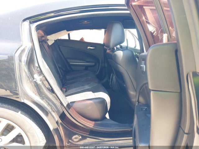 44815357 :رقم المزاد ، 2C3CDXHG2FH741867 vin ، 2015 Dodge Charger Sxt مزاد بيع