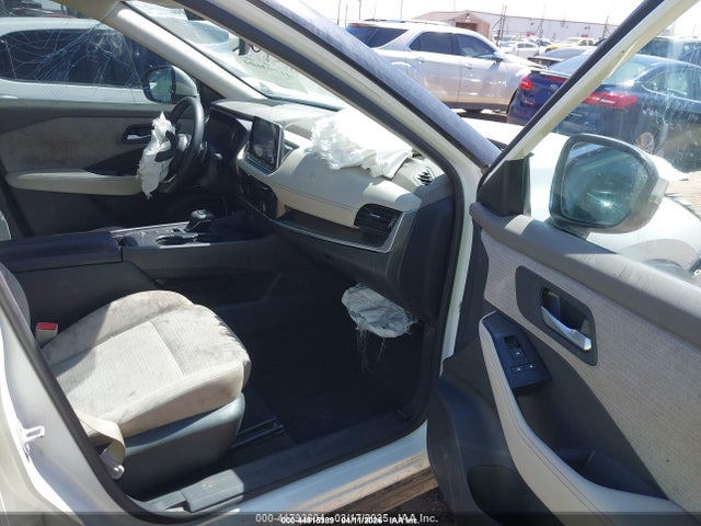 Продаж на аукціоні авто 2022 Nissan Rogue Sv Fwd, vin: 5N1BT3BA4NC723035, номер лоту: 44815389