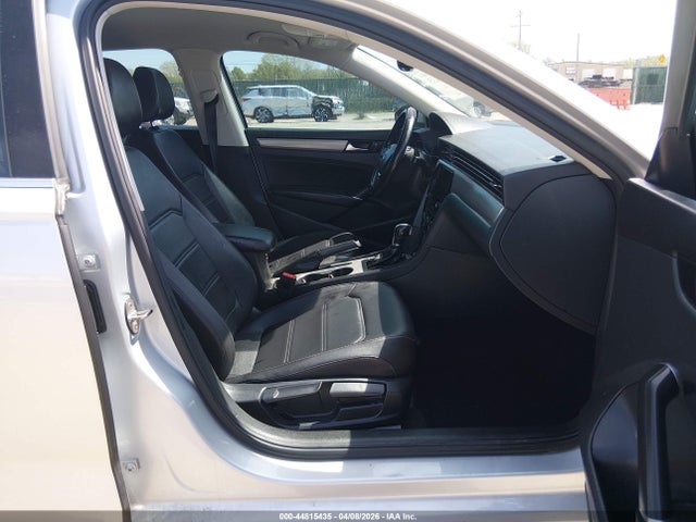 2020 Volkswagen Passat 2.0t Se მანქანა იყიდება აუქციონზე, vin: 1VWSA7A39LC020819, აუქციონის ნომერი: 44815435