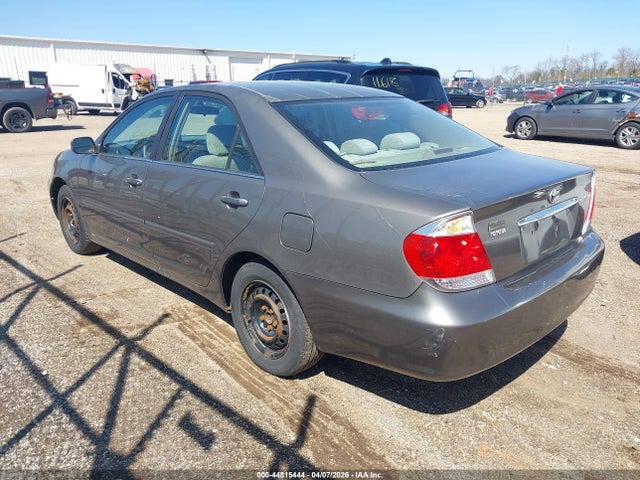 2006 TOYOTA CAMRY 4T1BE32KX6U708392 Photo 2