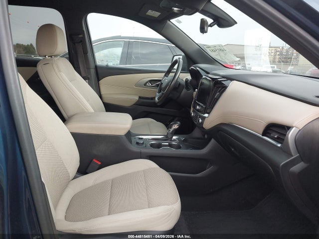 44815481 :رقم المزاد ، 1GNEVGKW2NJ182553 vin ، 2022 Chevrolet Traverse Awd Lt Cloth مزاد بيع