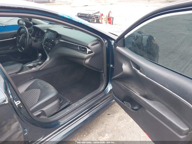 2021 Toyota Camry Se მანქანა იყიდება აუქციონზე, vin: 4T1T11AK8MU605992, აუქციონის ნომერი: 44815490
