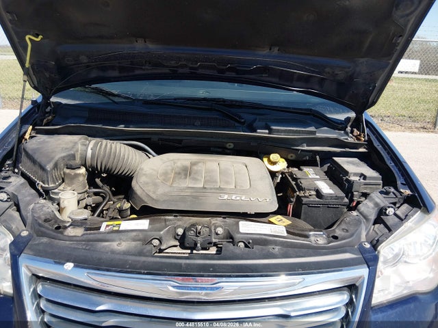 Продаж на аукціоні авто 2015 Chrysler Town & Country Touring, vin: 2C4RC1BG8FR654242, номер лоту: 44815510