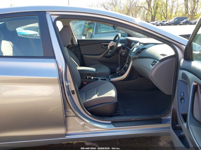 Продаж на аукціоні авто 2015 Hyundai Elantra Se, vin: 5NPDH4AE9FH609420, номер лоту: 44815548