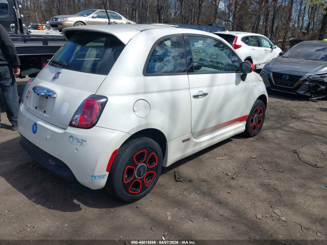 2015 FIAT 500E 3C3CFFGE0FT749929 Photo 3