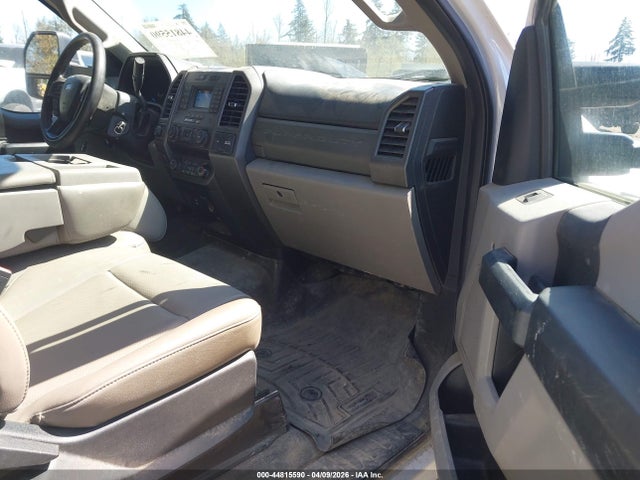 Ford F-450 Chassis Xl 2020 1FDUF4HT1LDA08025 Image 5