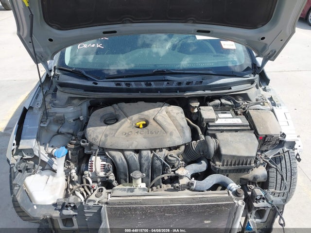 Hyundai Elantra Limited 2016 5NPDH4AEXGH662225 Image 10