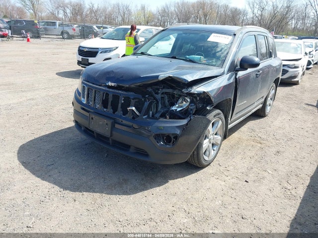 Jeep Compass Latitude 2014 1C4NJDEB2ED665700 Image 2