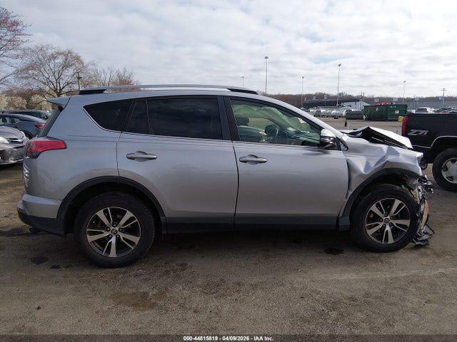 2018 Toyota Rav4 Xle მანქანა იყიდება აუქციონზე, vin: JTMRFREV5JJ211284, აუქციონის ნომერი: 44815819