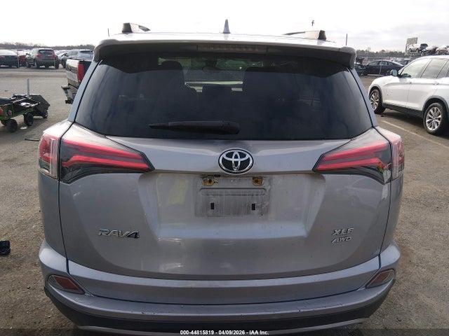 2018 Toyota Rav4 Xle მანქანა იყიდება აუქციონზე, vin: JTMRFREV5JJ211284, აუქციონის ნომერი: 44815819
