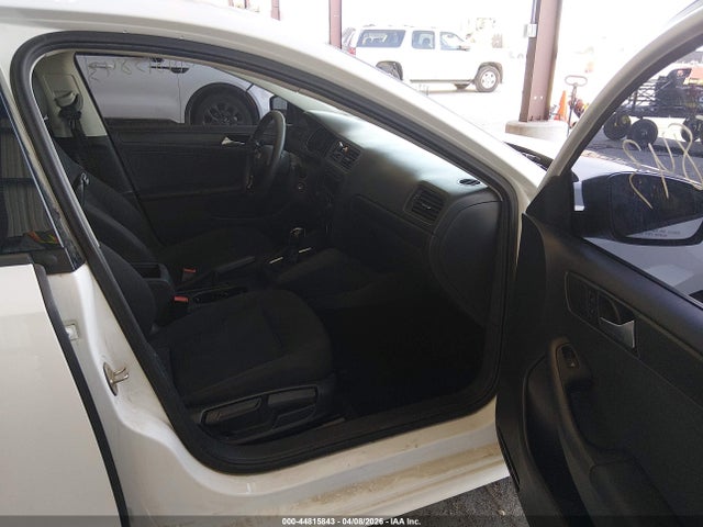 Продажа на аукционе авто 2015 Volkswagen Jetta 2.0l S, vin: 3VW2K7AJ7FM244282, номер лота: 44815843