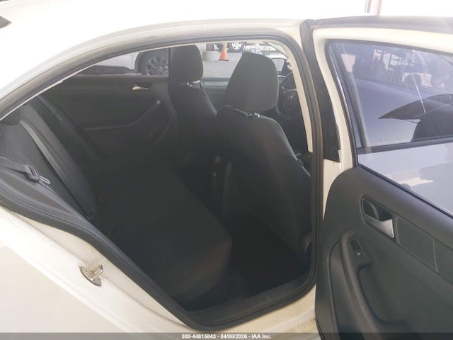 Продажа на аукционе авто 2015 Volkswagen Jetta 2.0l S, vin: 3VW2K7AJ7FM244282, номер лота: 44815843