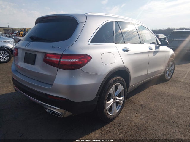 44815848 :رقم المزاد ، WDC0G4KB1HV005895 vin ، 2017 Mercedes-benz Glc 300 4matic مزاد بيع