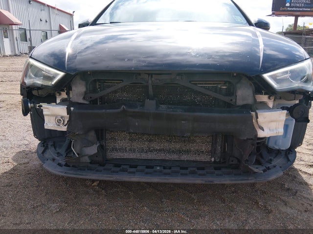 44815906 :رقم المزاد ، WAUBFGFF2F1045582 vin ، 2015 Audi A3 2.0t Premium مزاد بيع