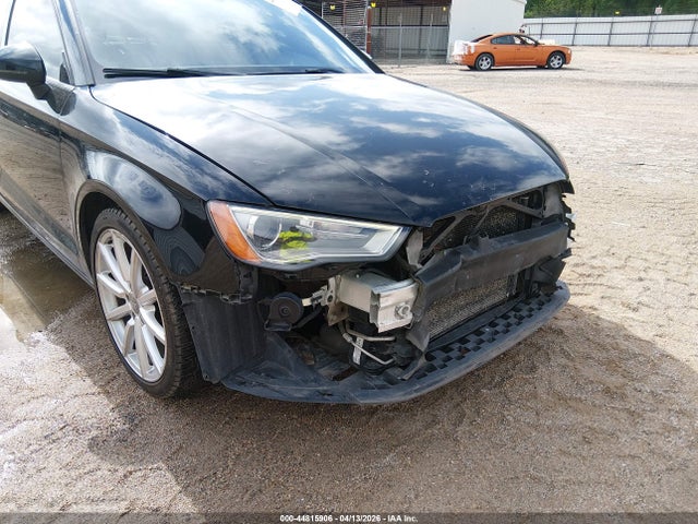 44815906 :رقم المزاد ، WAUBFGFF2F1045582 vin ، 2015 Audi A3 2.0t Premium مزاد بيع