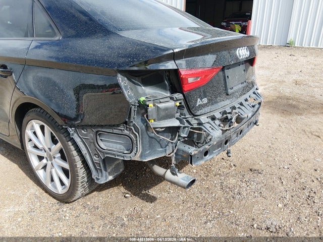 44815906 :رقم المزاد ، WAUBFGFF2F1045582 vin ، 2015 Audi A3 2.0t Premium مزاد بيع
