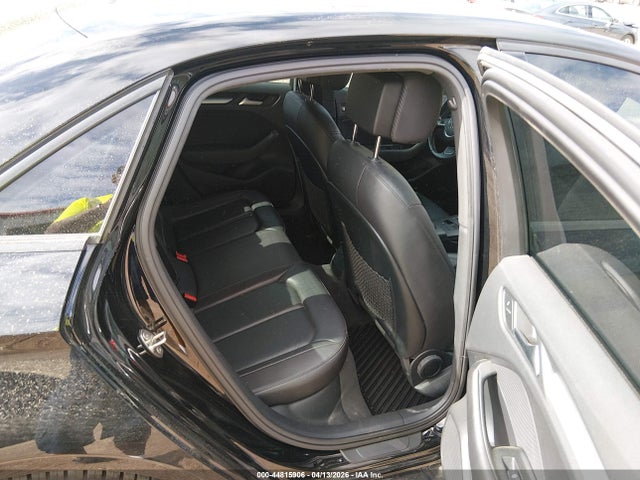 44815906 :رقم المزاد ، WAUBFGFF2F1045582 vin ، 2015 Audi A3 2.0t Premium مزاد بيع