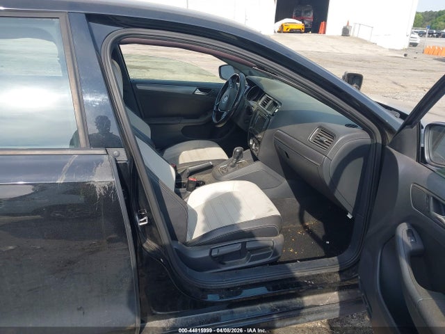 Продаж на аукціоні авто 2016 Volkswagen Jetta 1.8t Sport, vin: 3VWD17AJ7GM240889, номер лоту: 44815999