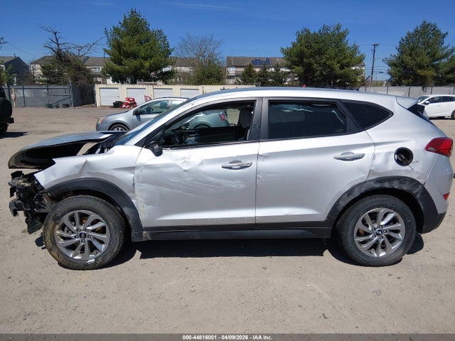 2018 Hyundai Tucson Se მანქანა იყიდება აუქციონზე, vin: KM8J2CA49JU808368, აუქციონის ნომერი: 44816001