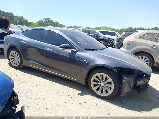 2017 Tesla Model S 60/75 მანქანა იყიდება აუქციონზე, vin: 5YJSA1E14HF208957, აუქციონის ნომერი: 44816015