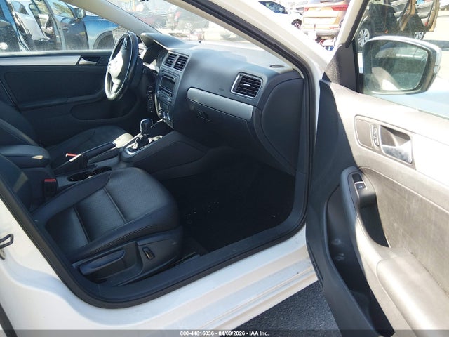 2013 Volkswagen Jetta 2.5l Se მანქანა იყიდება აუქციონზე, vin: 3VWDP7AJ3DM310110, აუქციონის ნომერი: 44816036