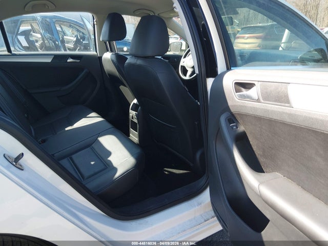 2013 Volkswagen Jetta 2.5l Se მანქანა იყიდება აუქციონზე, vin: 3VWDP7AJ3DM310110, აუქციონის ნომერი: 44816036