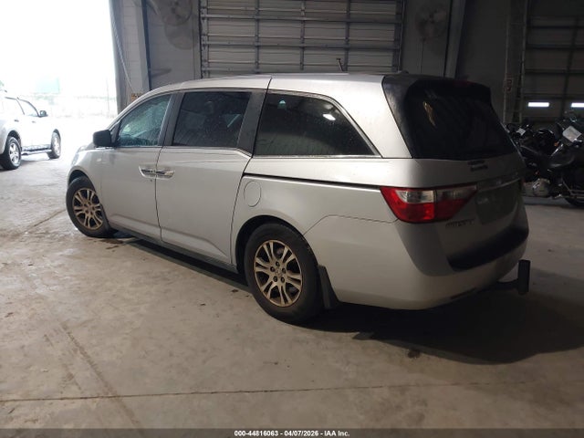 2011 HONDA ODYSSEY 5FNRL5H67BB025244 Photo 2