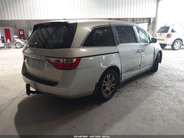 2011 HONDA ODYSSEY 5FNRL5H67BB025244 Photo 3