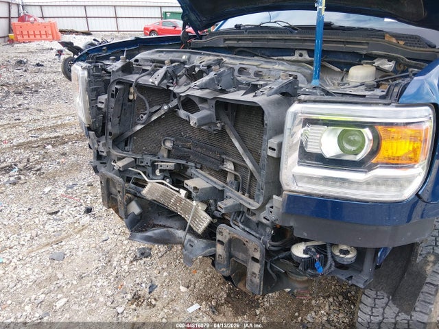 44816079 :رقم المزاد ، 1GT12REG7HF221578 vin ، 2017 Gmc Sierra 2500hd مزاد بيع