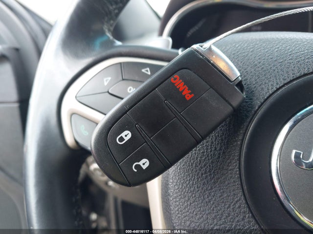 2015 Jeep Grand Cherokee Laredo მანქანა იყიდება აუქციონზე, vin: 1C4RJEAG5FC735058, აუქციონის ნომერი: 44816117